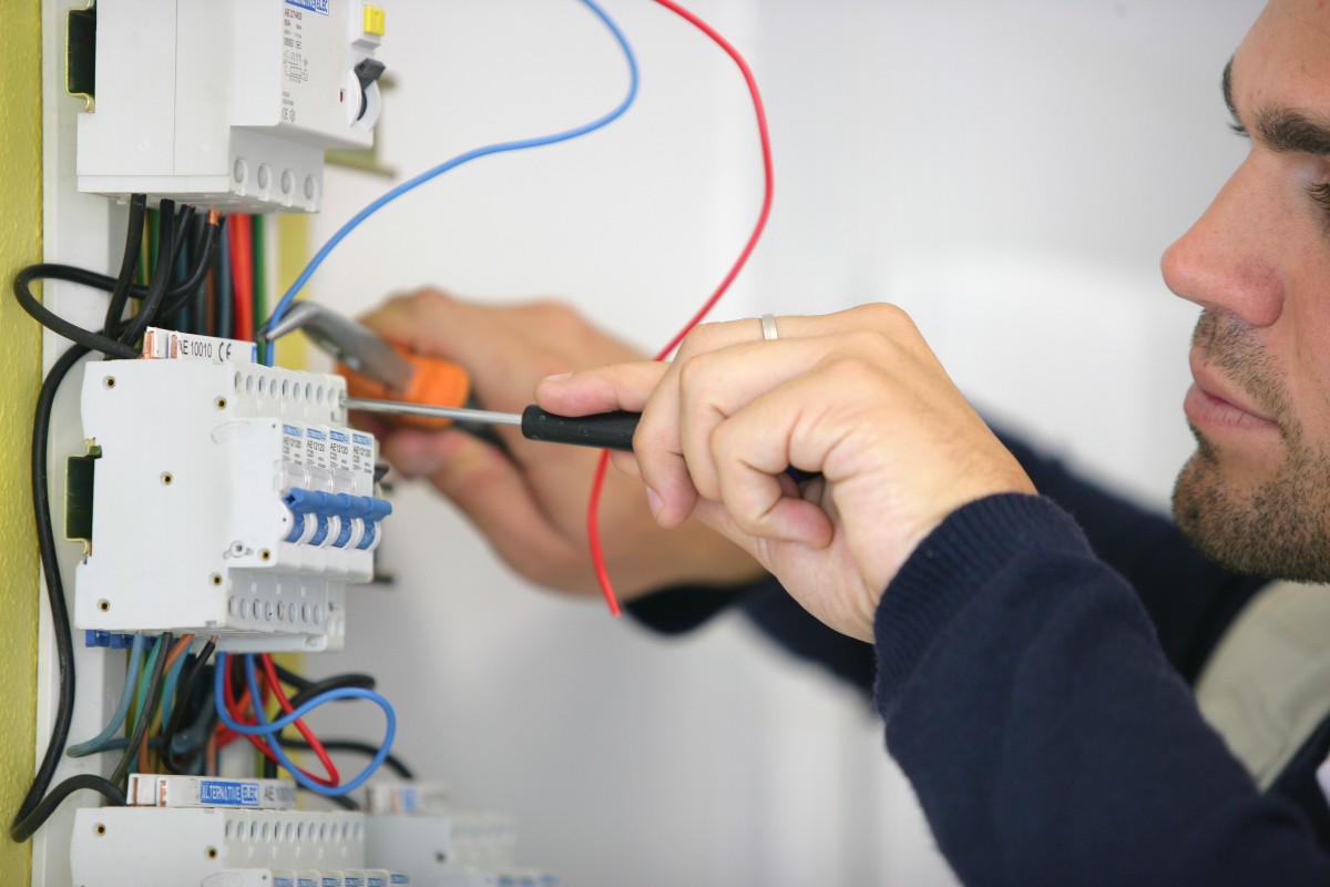 ELECTRICAL MAINTENANCE & INSPECTION