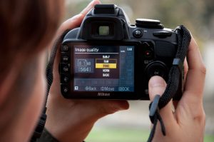 PELATIHAN TEKNIK DASAR FOTOGRAFI DIGITAL